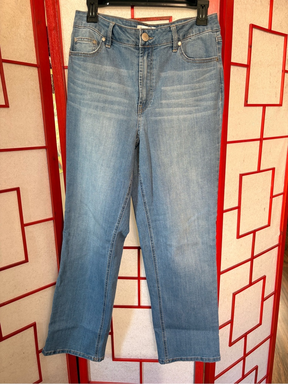 1822 Light Blue High-Rise Women's Jeans Heart Pocket Detail